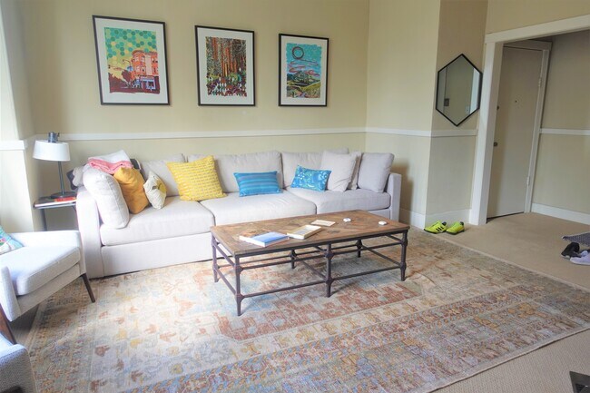 Living Room - 2891 Pine St