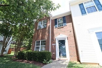 Building Photo - 10941 Pendragon Pl