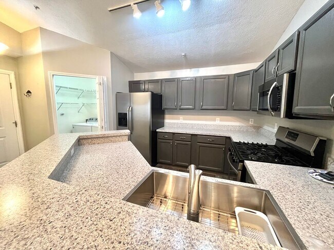 Foto del edificio - 4417 Inverness St