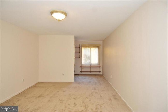 Foto del edificio - 8 Stonehenge Cir