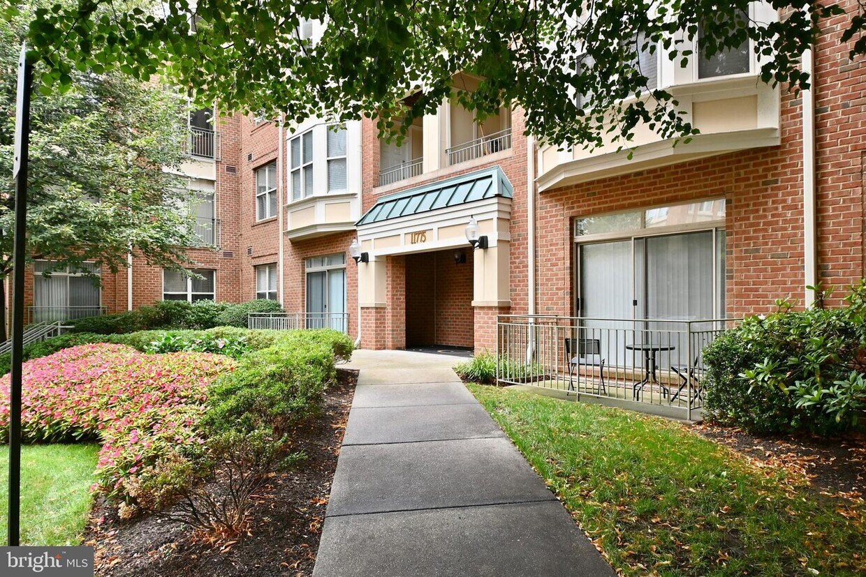 Primary Photo - 11775 Stratford House Pl