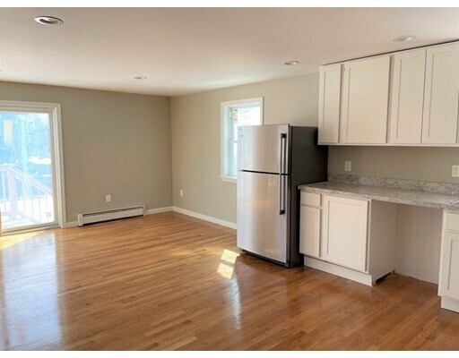 Building Photo - 51 N Putnam St