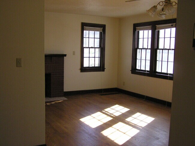 Foto del edificio - 1512 Montgomery Ave