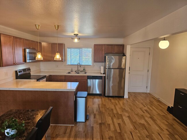 Foto del edificio - 2 Bed Condo by Tacoma General Hospital!