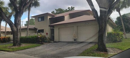 Building Photo - 1800 NE 39th Ct
