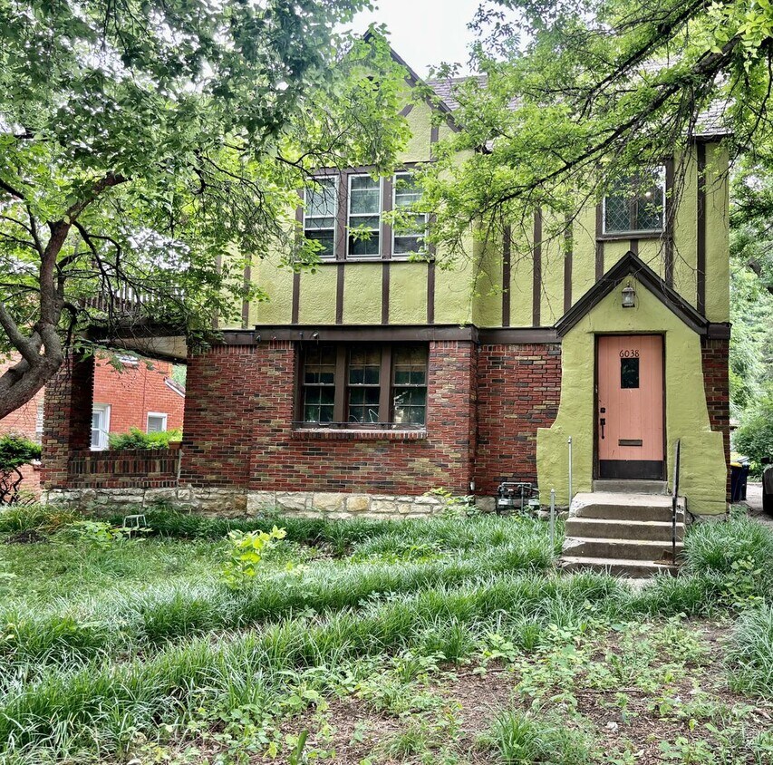 Foto principal - 6038 Rockhill Rd