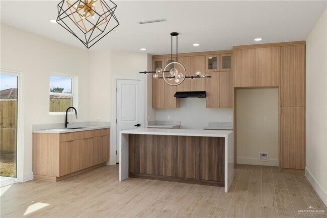 Foto del edificio - 19 S K Center St