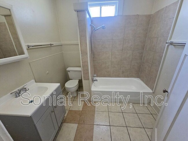 Foto del edificio - 8623 Jeannette St
