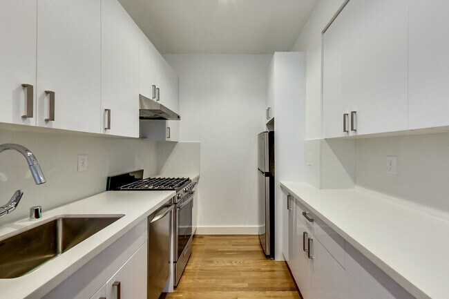 Building Photo - 1340 Lombard St