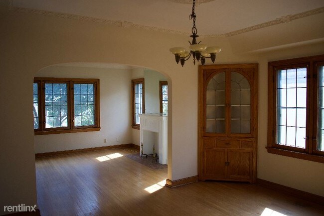 Building Photo - 2 br, 1 bath Apartment - 2773 N 69th St