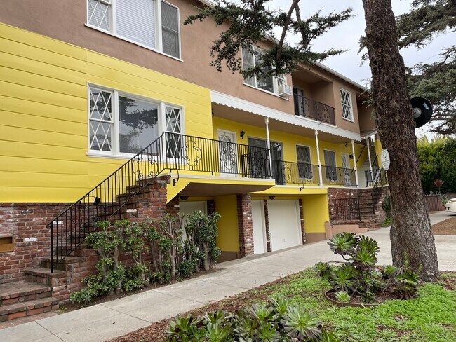 Building Photo - 858 14th St