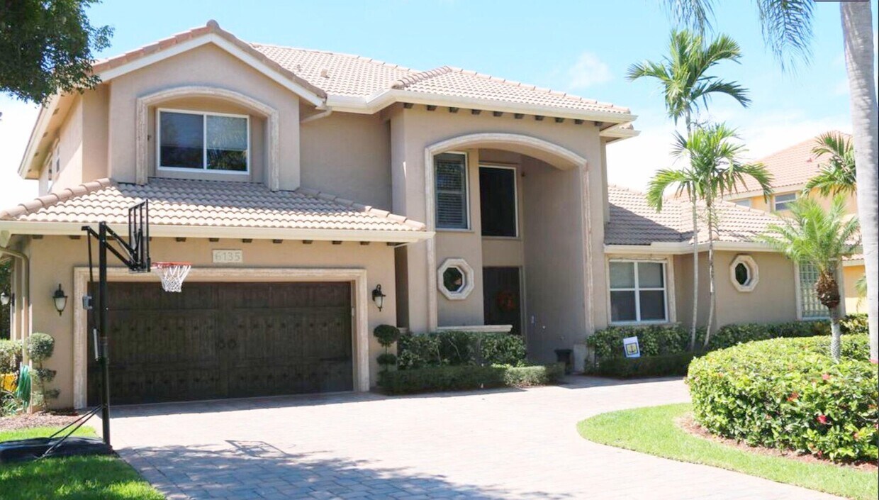 Primary Photo - 6135 Vista Linda Ln