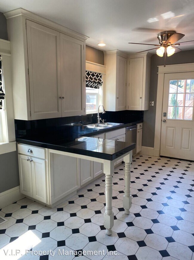 Foto del edificio - 3 br, 2 bath House - 11811 SE Mill Ct.