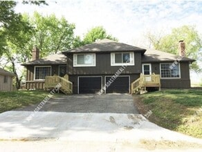 Building Photo - 110 Brookside Dr