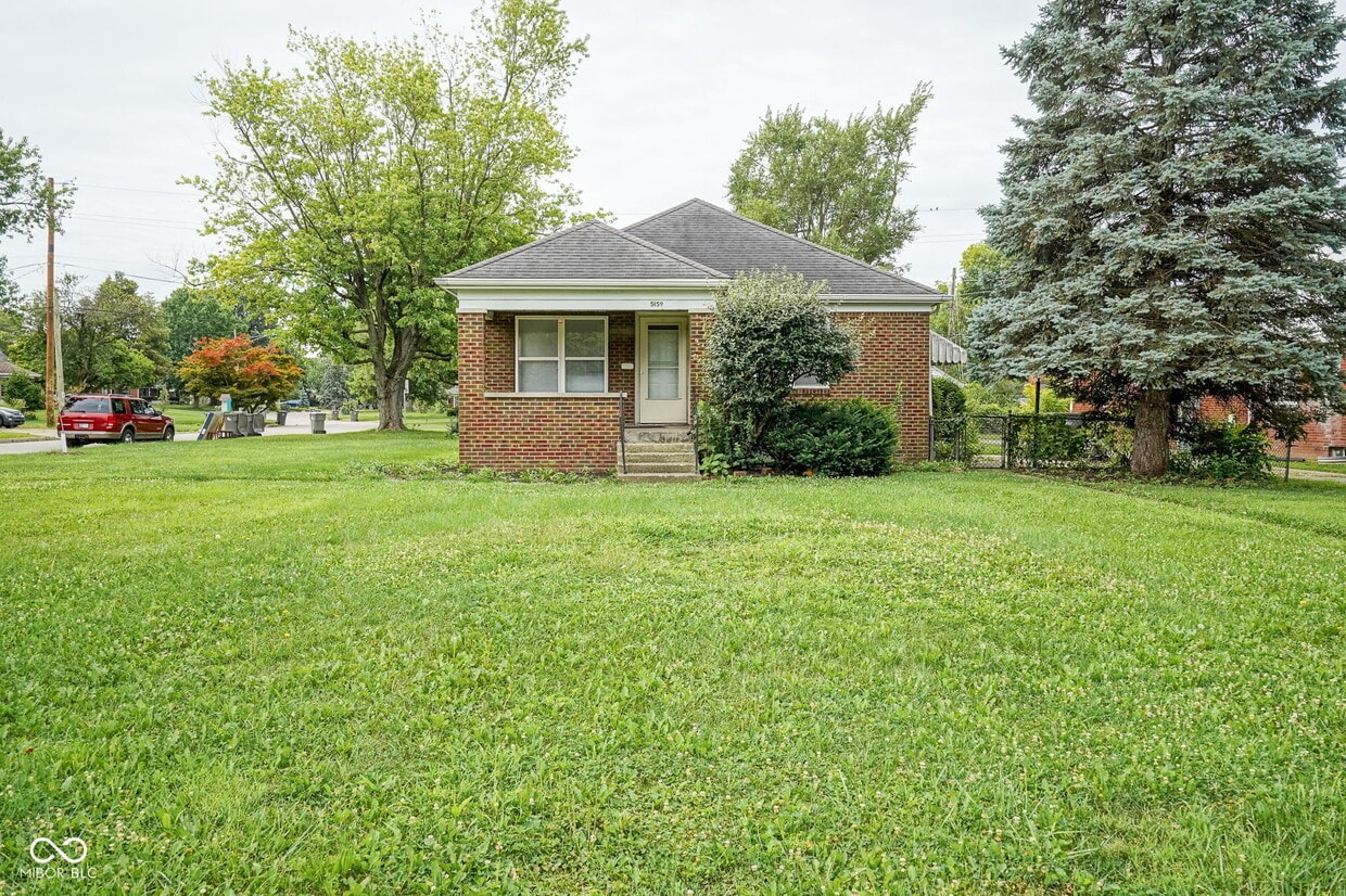 Primary Photo - 5159 E 16th St