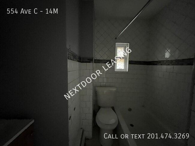 Building Photo - 554 Avenue C