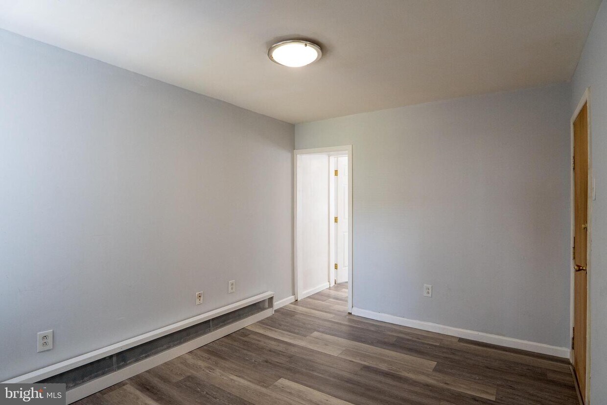 633 Dudley St Unit 1F, Philadelphia, PA 19148 Room for Rent in