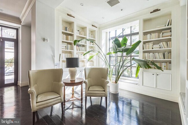 Foto del edificio - 1011 M St NW