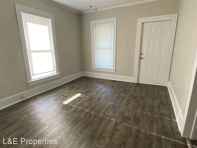 Building Photo - 2 br, 1 bath House - 533 Elm Avenue