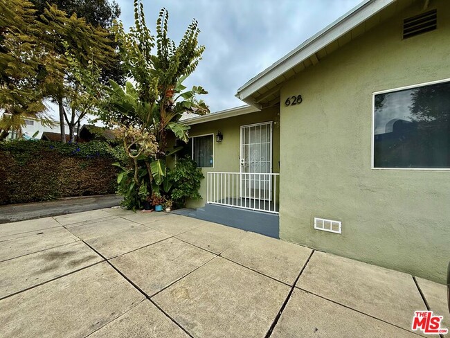 Foto del edificio - 628 Westbourne Dr