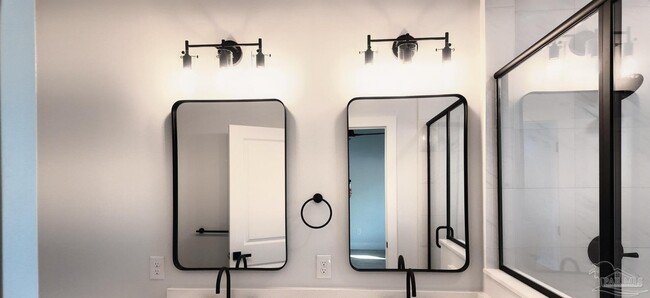 Foto del edificio - 309 N Pace Blvd