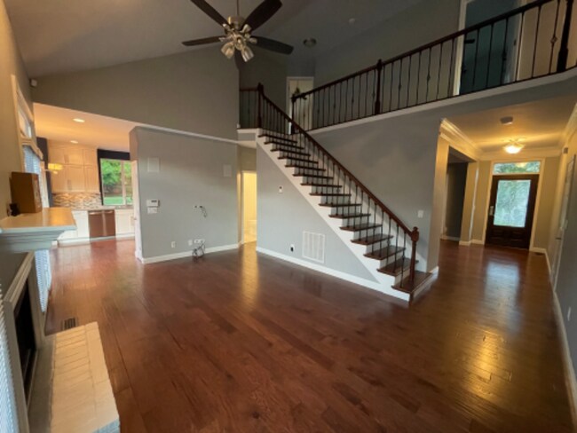 Building Photo - 622 Caselton Ct