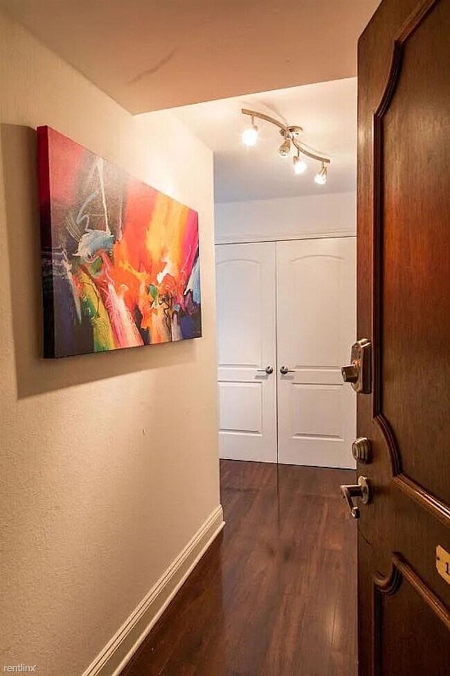 Foto del edificio - 2 br, 1 bath Condo - 2 Adams Street 1610