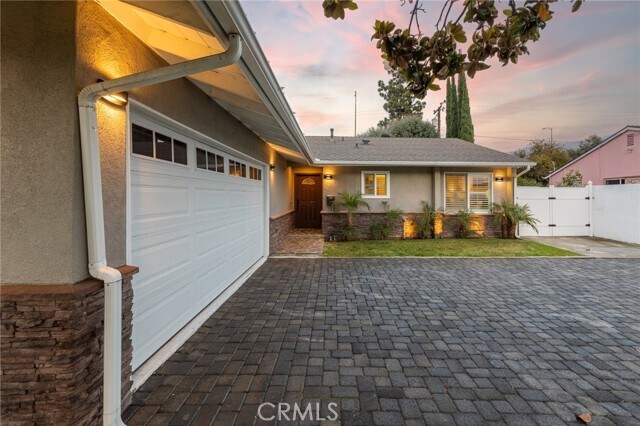 Foto del edificio - 484 Traverse Dr