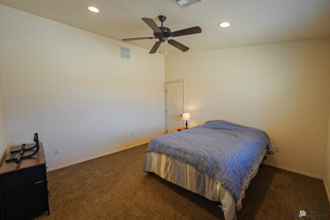 Foto del edificio - 11626 E 28th Pl
