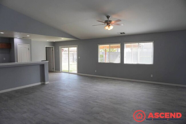 Foto del edificio - Beautiful Home Close to Golf Course!
