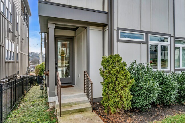 Foto del edificio - 3325 Felicia St