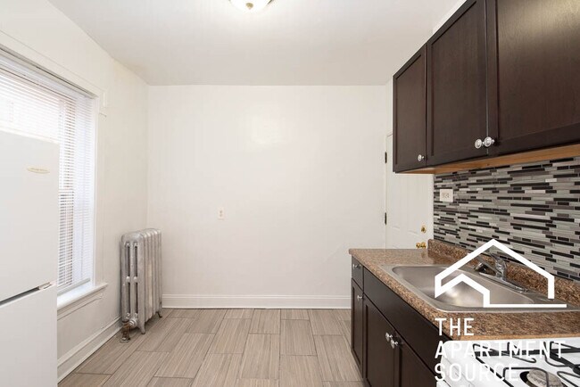 Foto del edificio - 6347 N Magnolia Ave