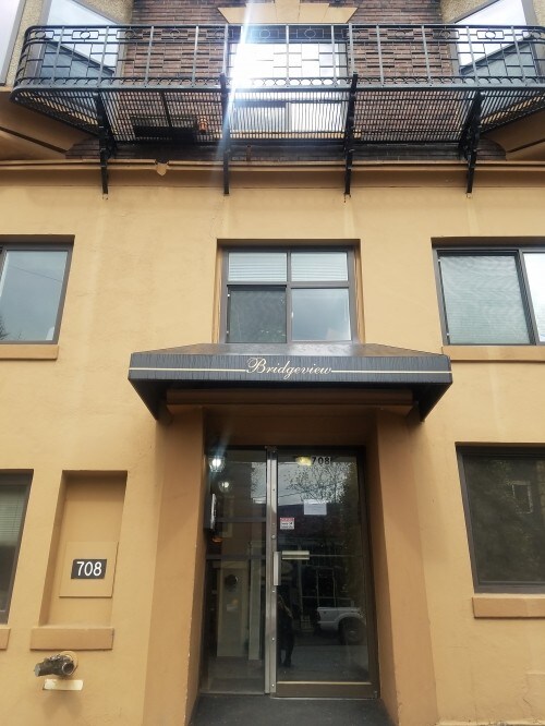 Building Photo - Bridgeview Apartments - 1 bedroom