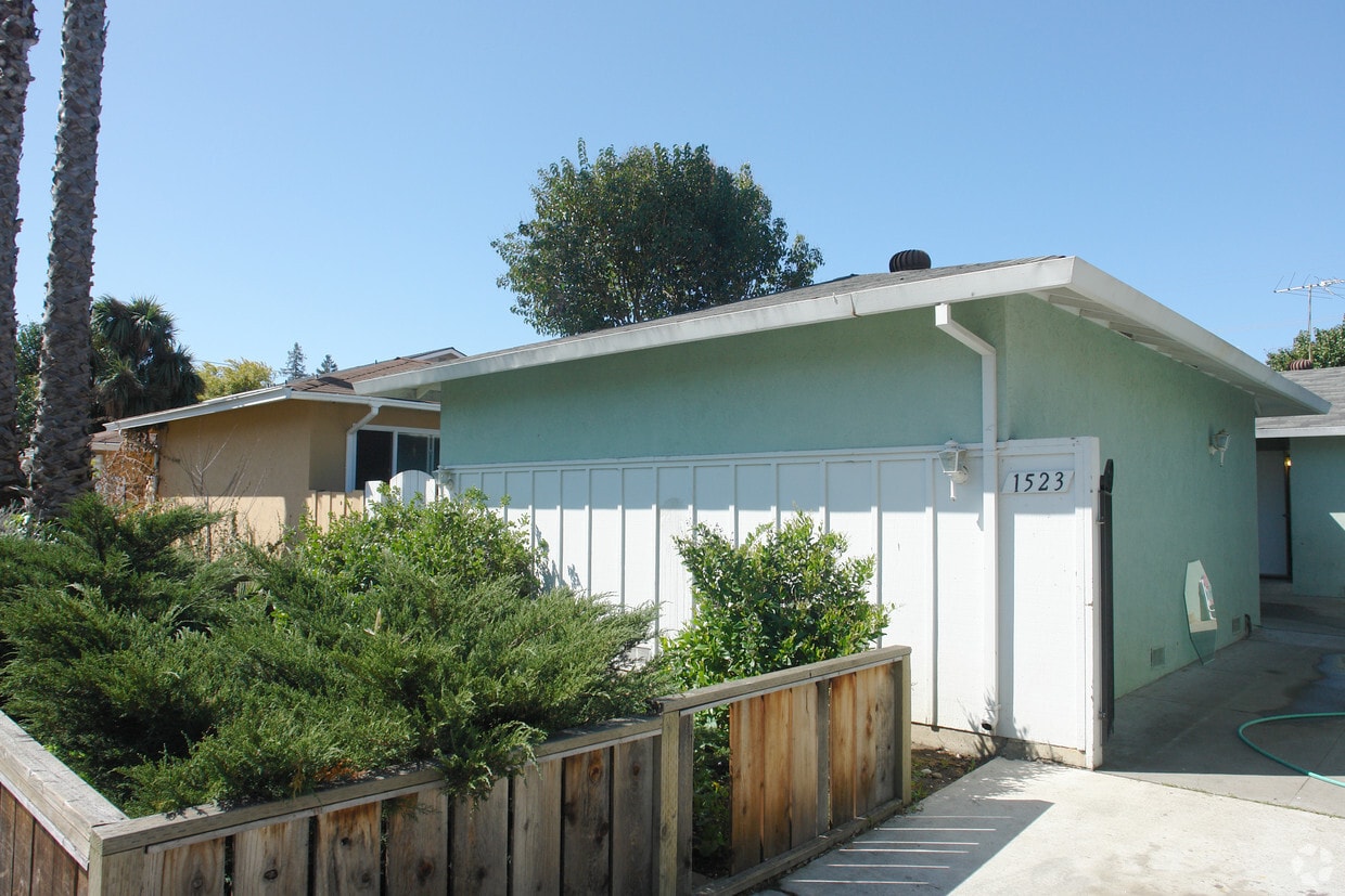 Building Photo - 1521-1523 Eden Ave