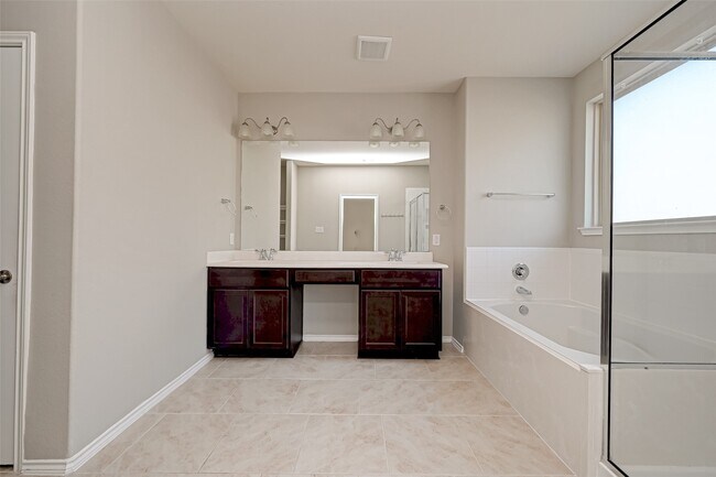 Building Photo - 8402 Coral Cove Pass Ln