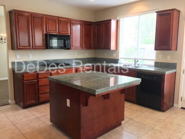 Building Photo - 282 Bouquet Cir
