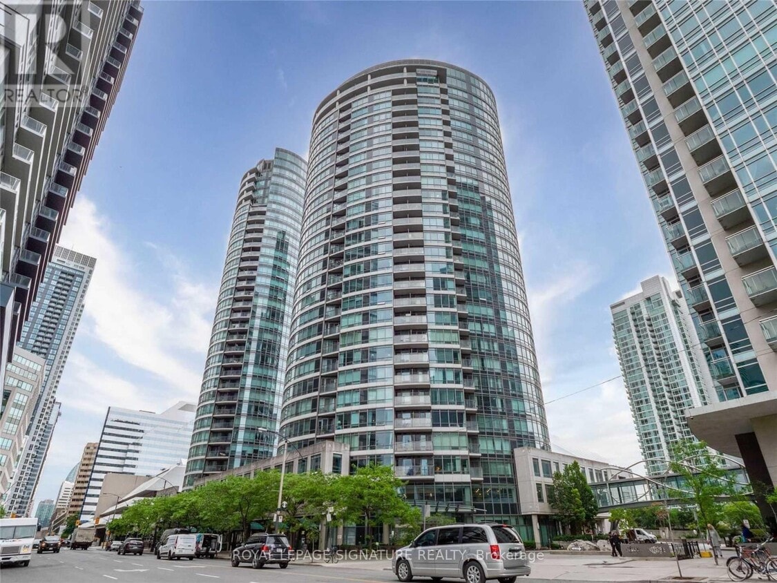 Photo principale - 373 Front St W