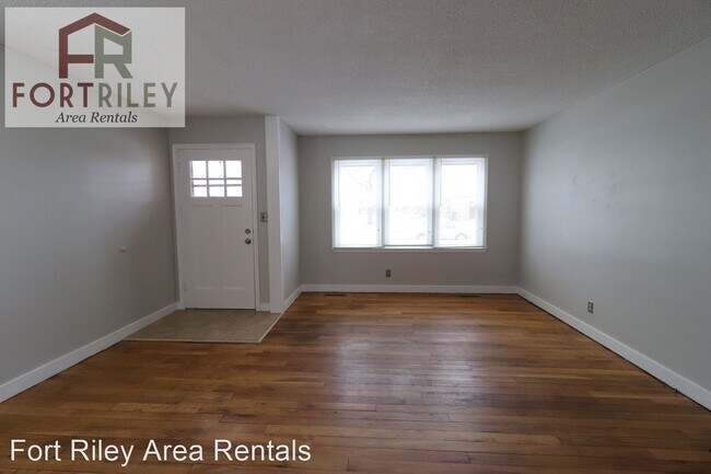 Foto del edificio - 2 br, 1 bath House - 530 W Elm St