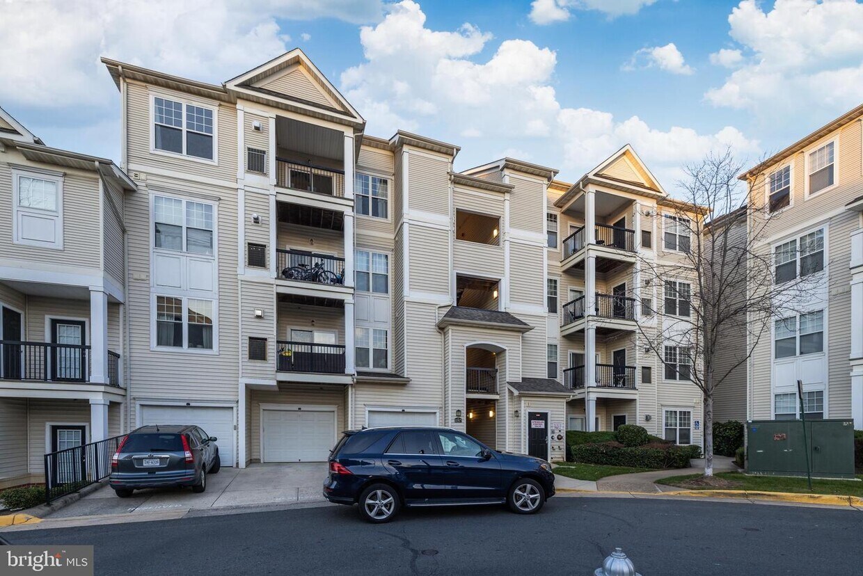 Foto principal - 11317 Aristotle Dr