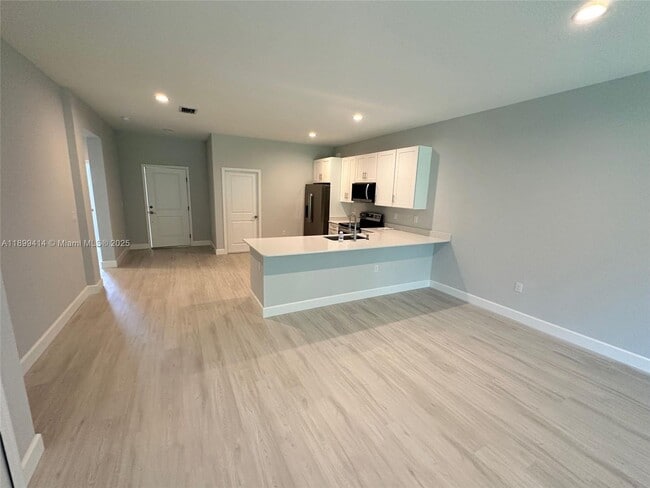 Building Photo - 10385 Port Everglades St