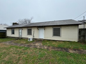 Building Photo - 540 Searcy St