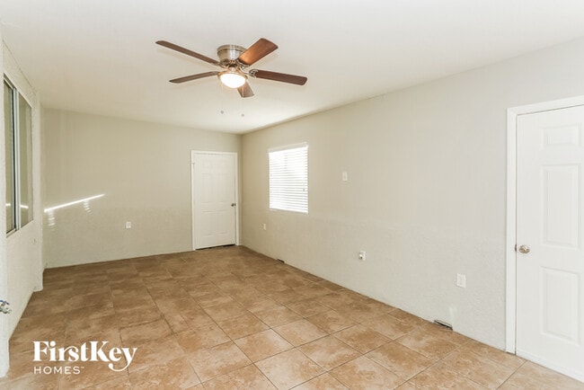 Building Photo - 9720 N Fast Elk St