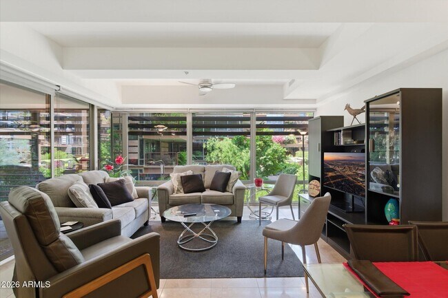 Foto del edificio - 7137 E Rancho Vista Dr