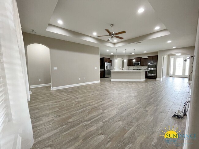 Foto del edificio - Gorgeous 4 Bedroom Home in Shalimar