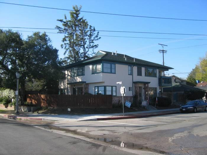 Primary Photo - 4243 Radford Ave
