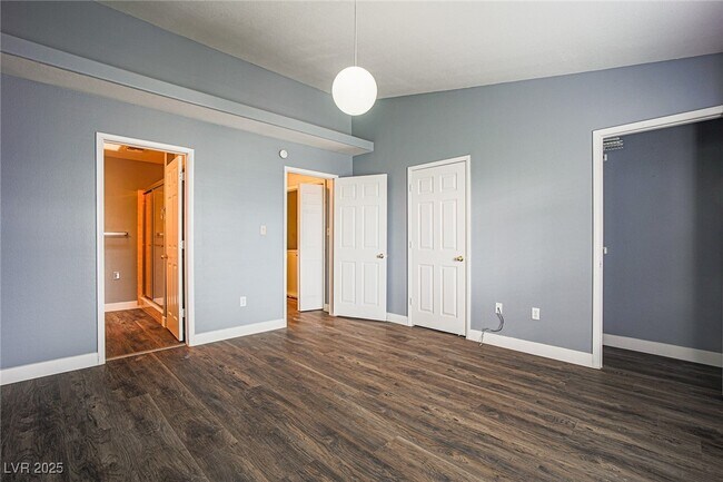 Building Photo - 2851 S Valley View Blvd