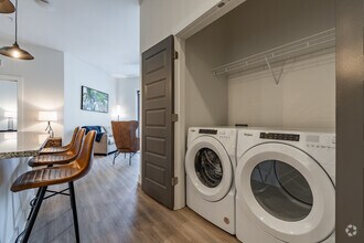 3BR, 3BA - 1316SF - The Oliver Luxury Apartments