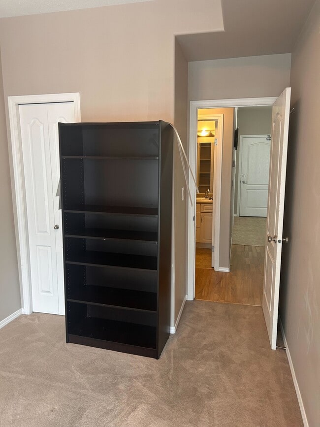 Building Photo - 363 Nelson Rd