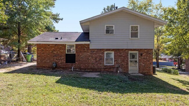 Foto del edificio - 413 Solar Dr