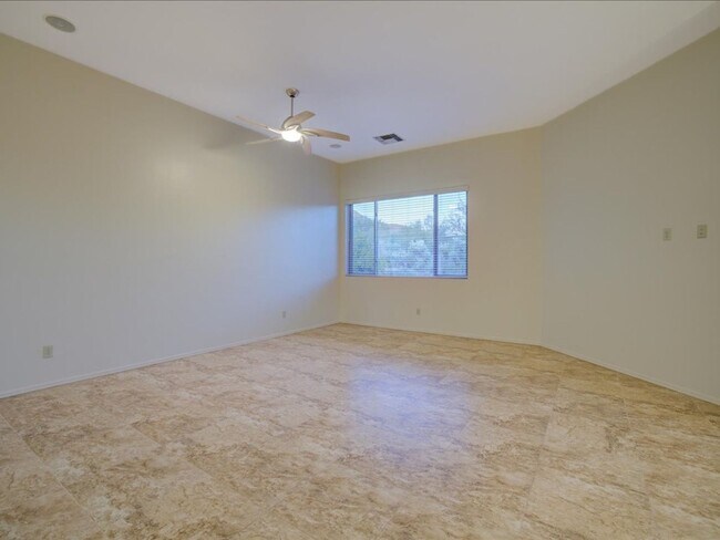 Foto del edificio - 3 Bedroom 2 Bathroom + Den   Gated Community: Sabino Springs and the AZ National Golf Course